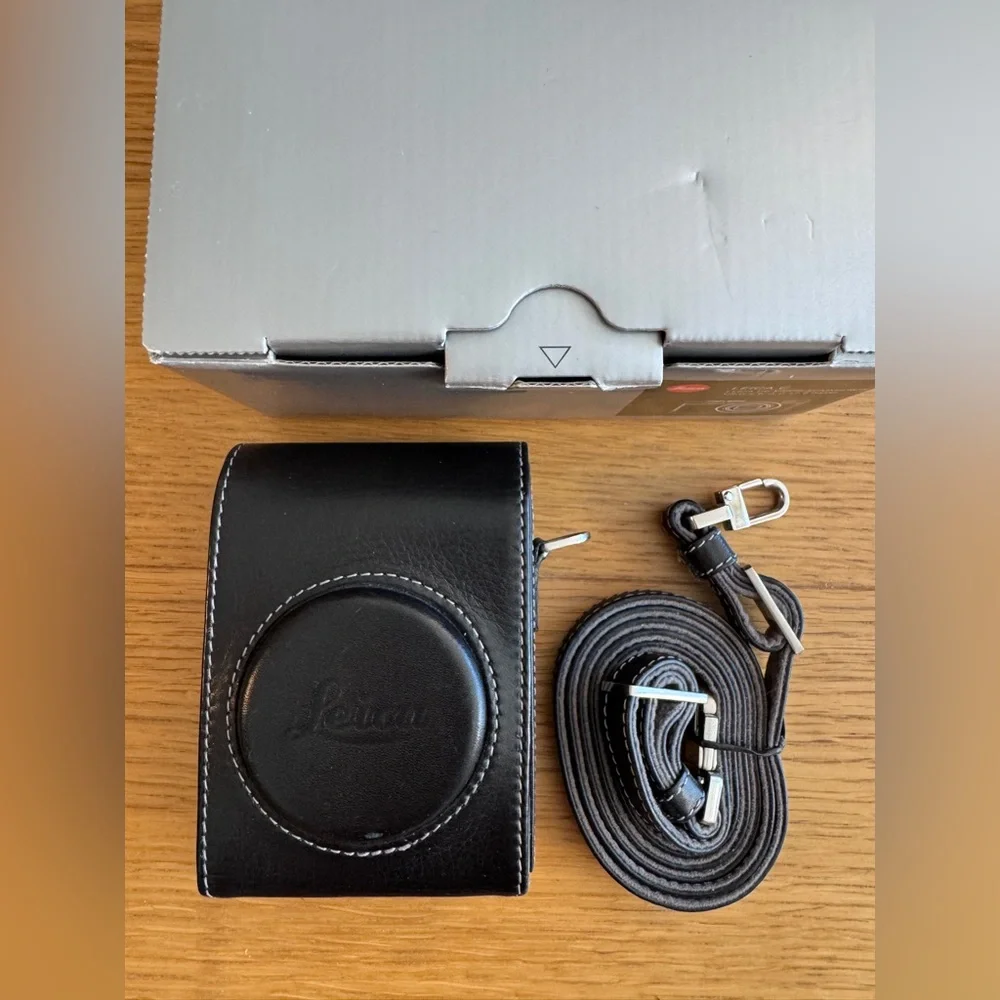 Leica C Typ 112 Digital Camera 12.1MP Compact Light Gold + Leica Camera Bag